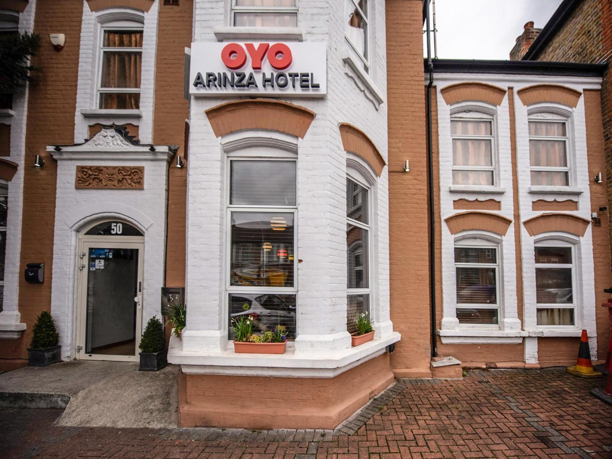 Oyo Arinza Hotel, London Ilford Extérieur photo